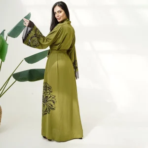 how to look modern in abaya